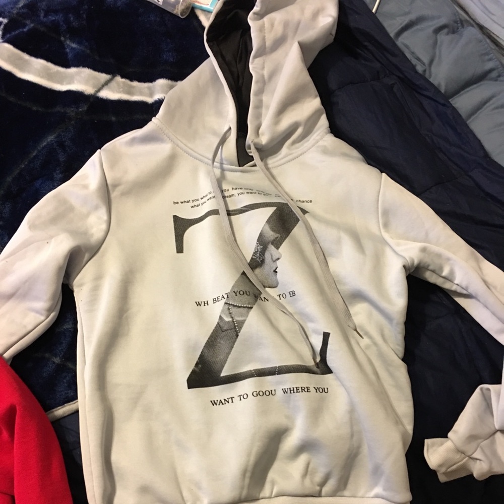 5$ cash men’s hoodie size small designed in China